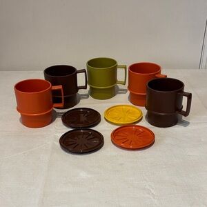 Vintage 5 Tupperware Stacking Mugs & Coasters